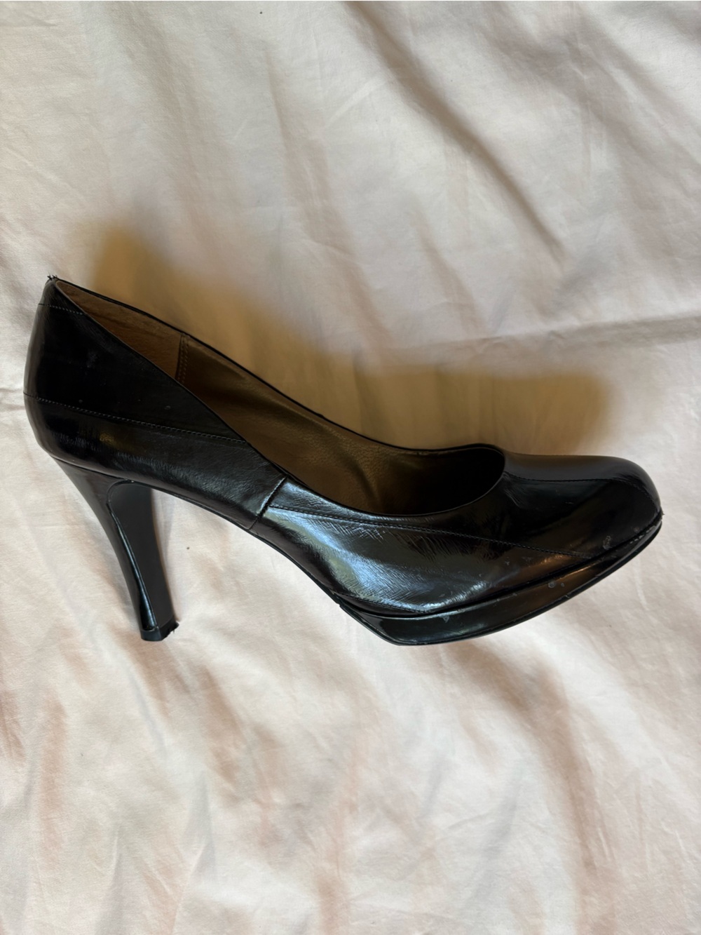 Moda Heels - Picture 2 of 3